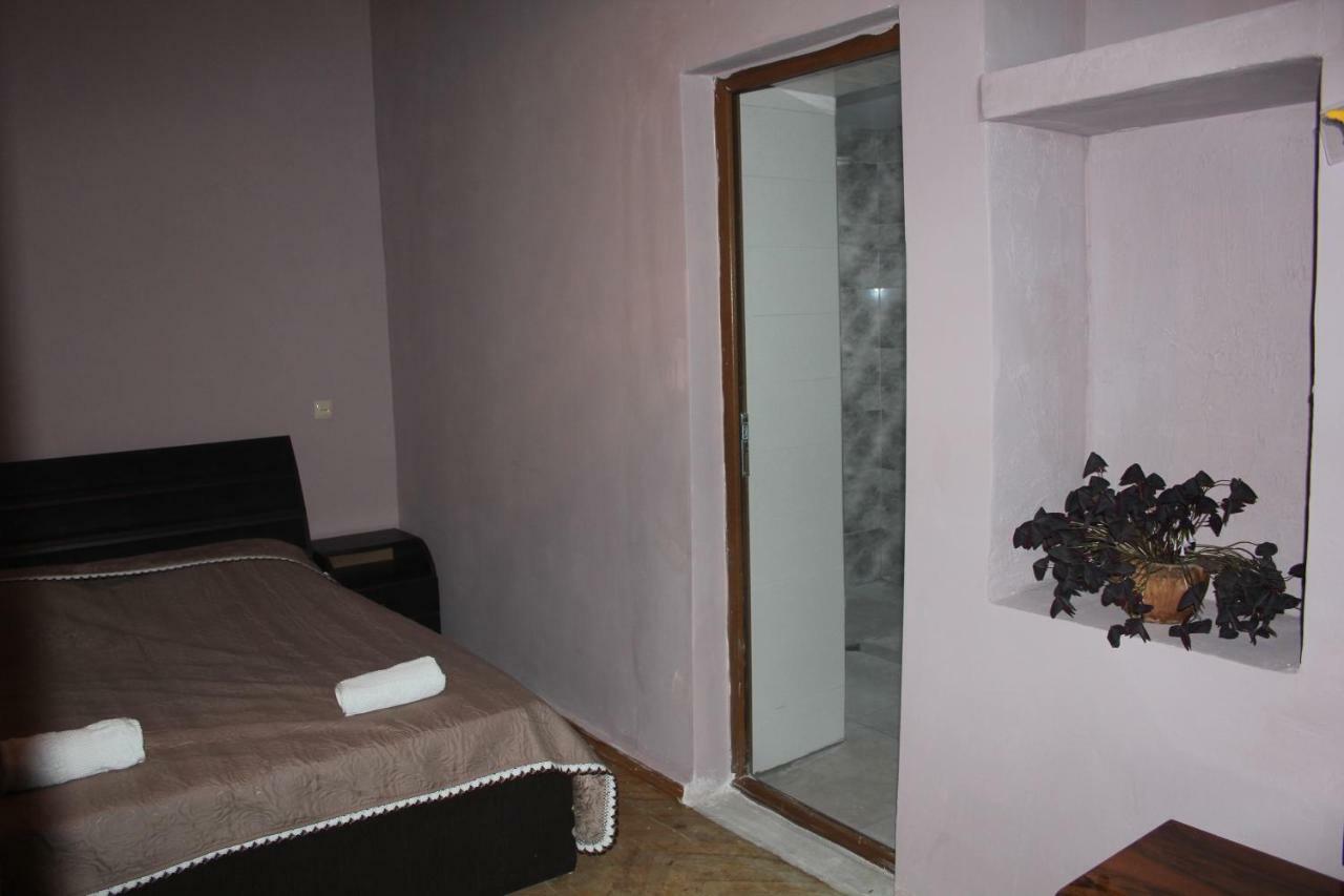 Marina Chartolani's guest house Mestia Extérieur photo