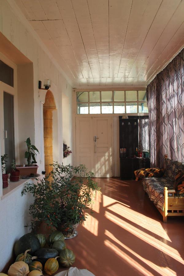 Marina Chartolani's guest house Mestia Extérieur photo